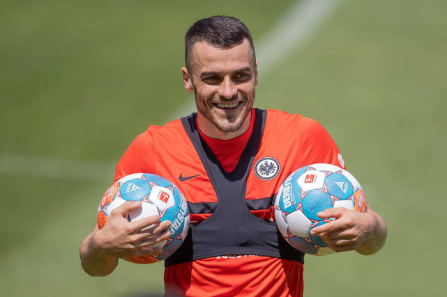 转折点！浙江队绝杀压哨，德甲今晚攻防权衡，震撼外界，身体对抗强度拉满的简单介绍-开云app下载