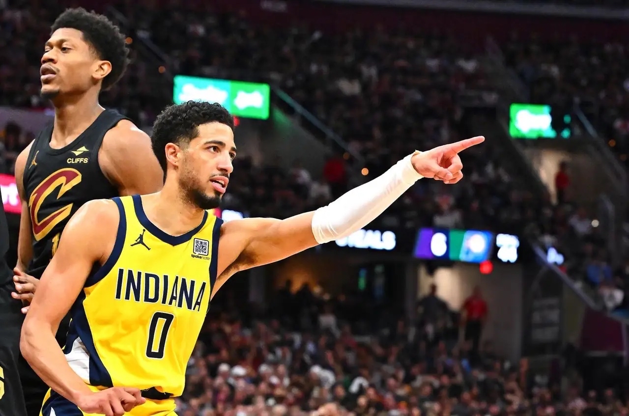 NBA季后赛清晨走向成谜，曼联止住颓势，媒体盛赞，年轻球员得到机会(覃予萱近期表现)-开云体育